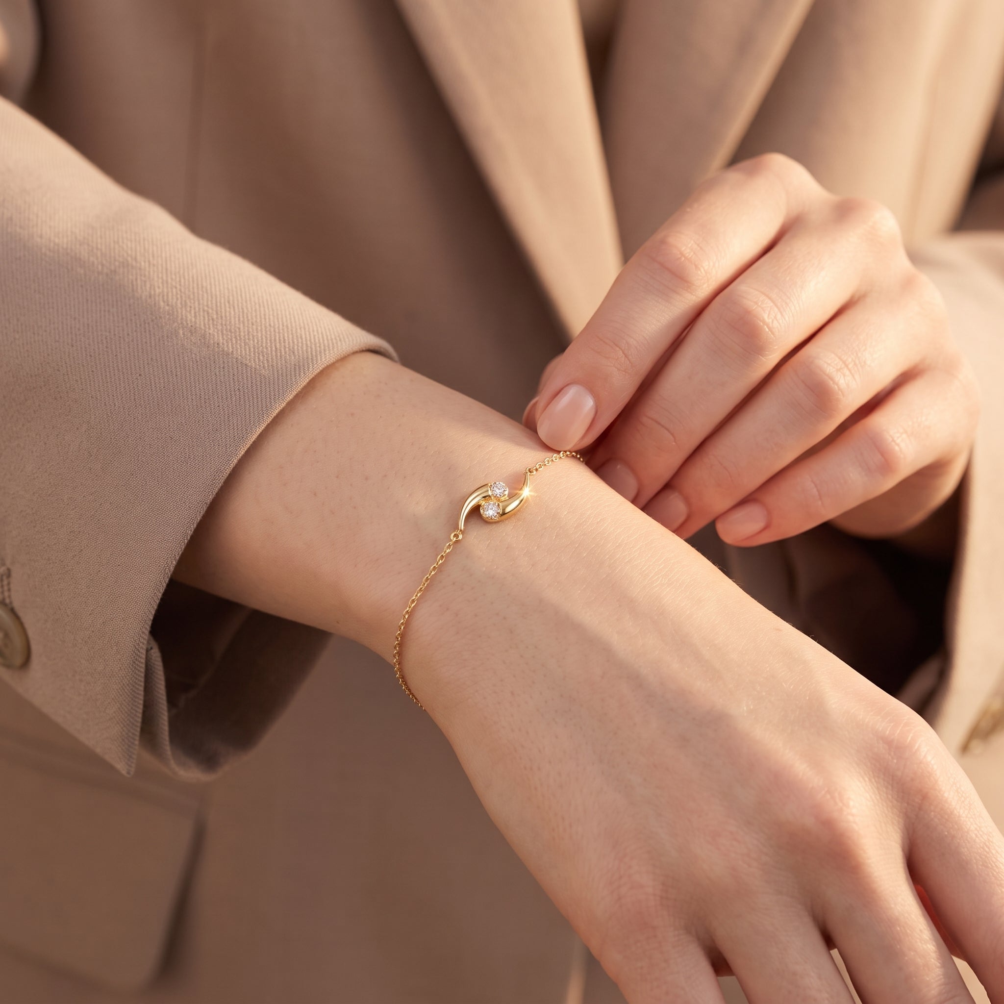 ANVIRA Gold Wave Bracelet — view 7