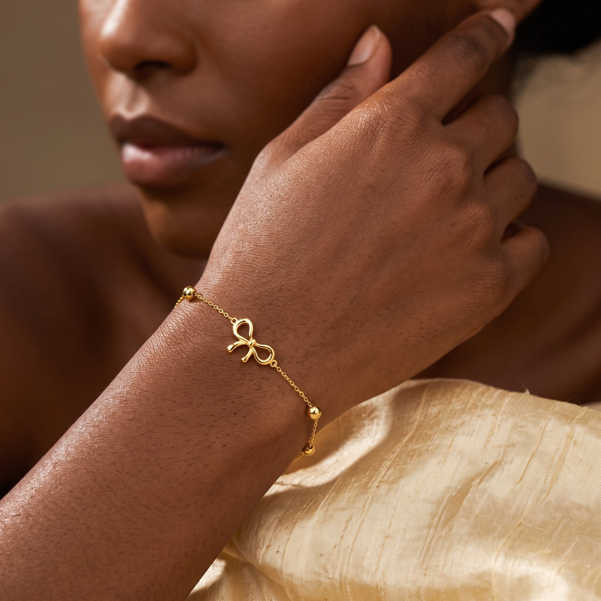 ANVIRA Gold Bow Charm Bracelet — view 3